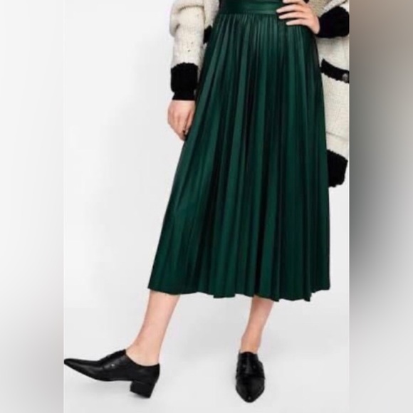 ZARA Green Pleated Skirt - Picture 5 of 15